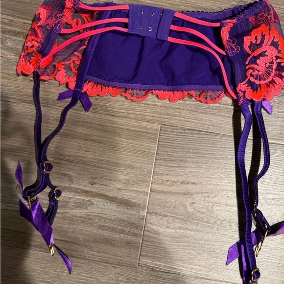 Agent Provocateur Purple and Red Lace Garter - Picture 4 of 5